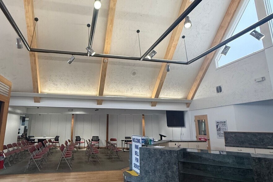 More Photos Of 300 Ferry Blvd, Stratford Freestanding For Lease