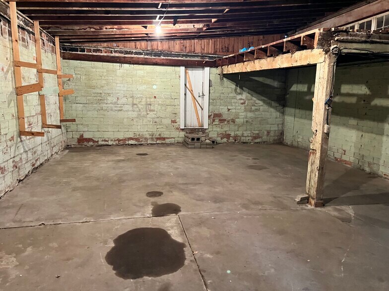 More Photos Of 820 W Broadway St, Muskogee Flex For Sale