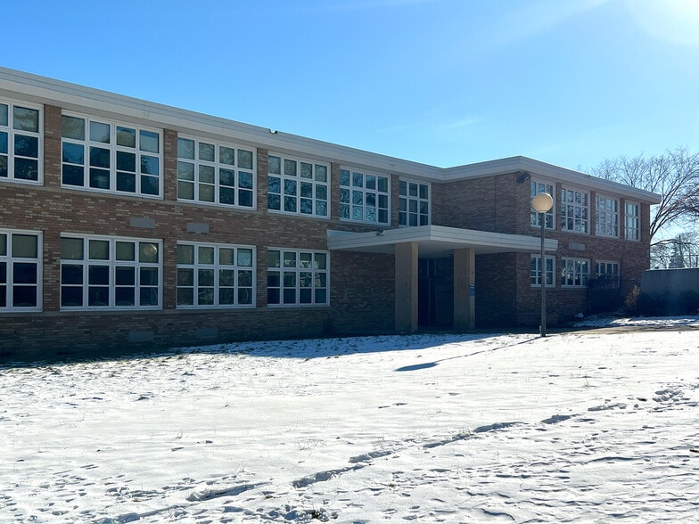 More Photos Of 2220 16th Ave N, Minneapolis Schools For Sale