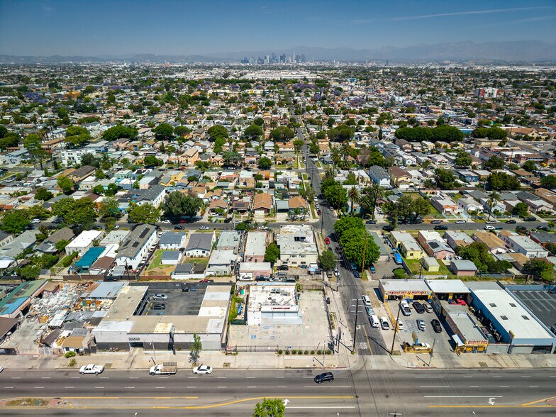 More Photos Of 853 E Manchester Ave, Los Angeles Restaurant For Sale