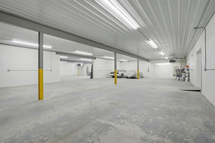 More Photos Of 4455-4477 Garfield St, Denver Warehouse For Sale