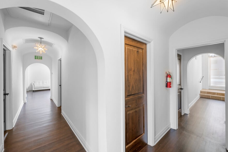 More Photos Of 153-159 S Beverly Dr, Beverly Hills Office For Lease