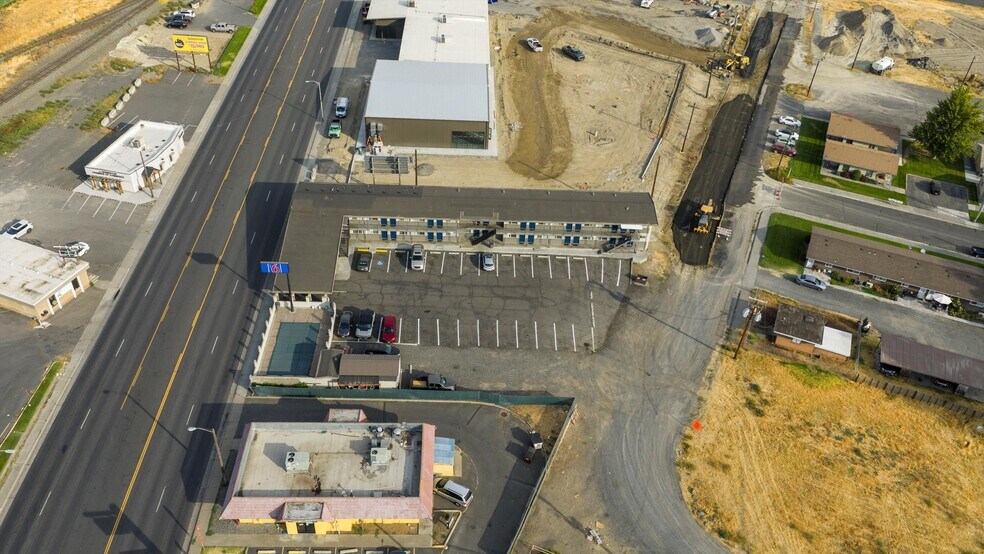 More Photos Of 635 S Highway 395, Hermiston Hotel For Sale