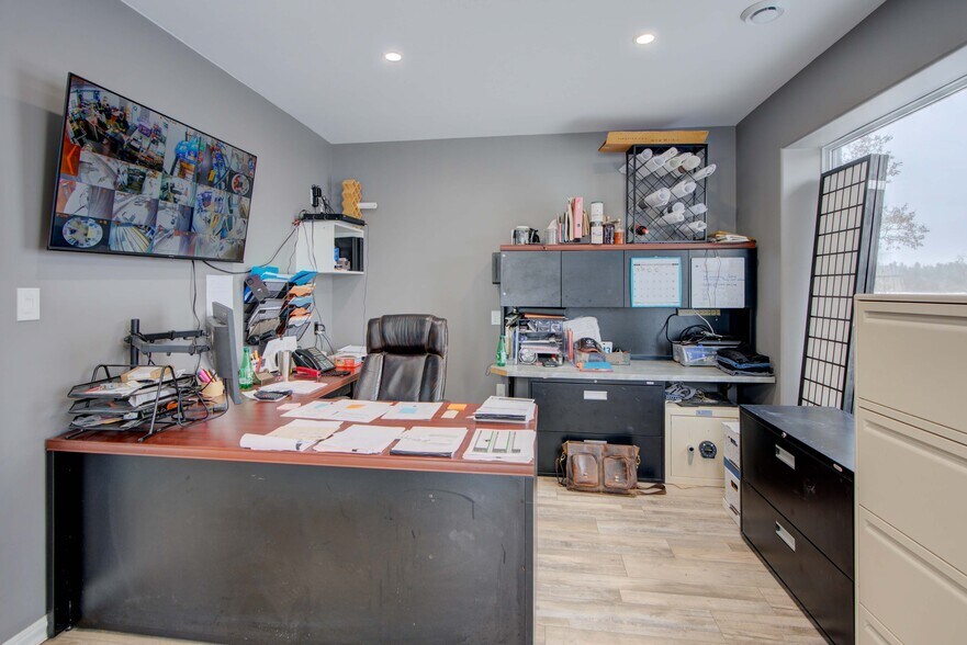 More Photos Of 25 Main St E, Lyn Storefront Retail Office For Sale
