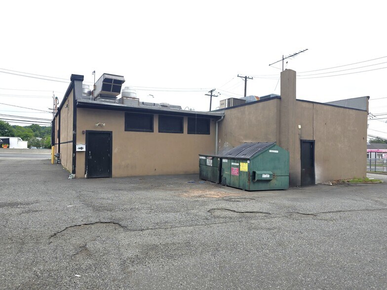 More Photos Of 1081 Us Highway 46, Clifton Bar For Lease