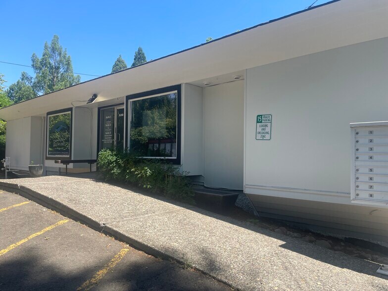 More Photos Of 630 B Ave, Lake Oswego Office For Lease