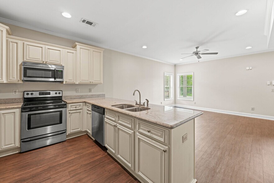 More Photos Of 403 Meador Dr, Tuscaloosa Multifamily For Sale