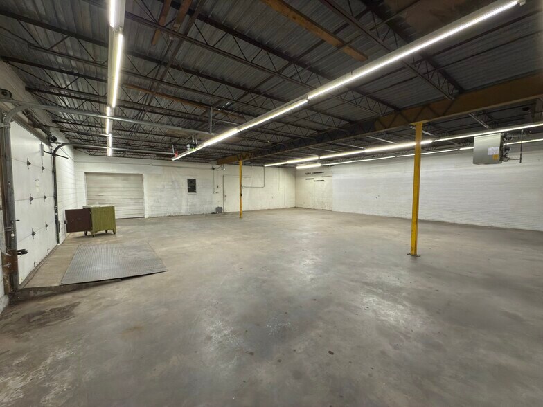 More Photos Of 2808 Virginia Ave, Collinsville Auto Repair For Sale