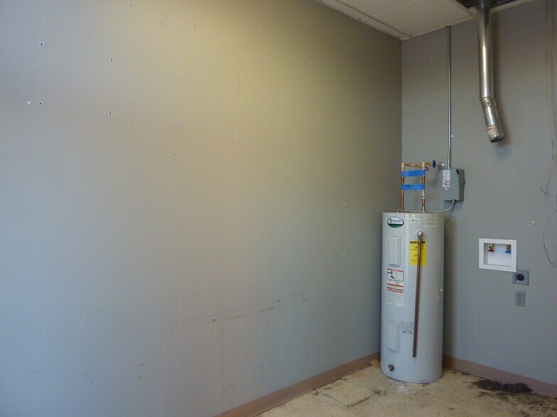 More Photos Of 3800 W Old Shakopee Rd, Bloomington Unknown For Lease