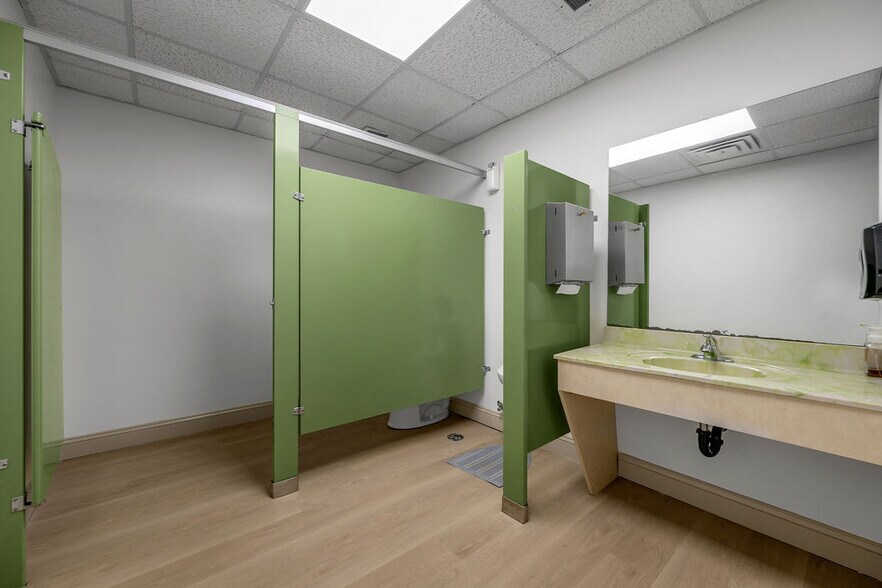 More Photos Of 2425 Regency Rd, Lexington Office For Sale