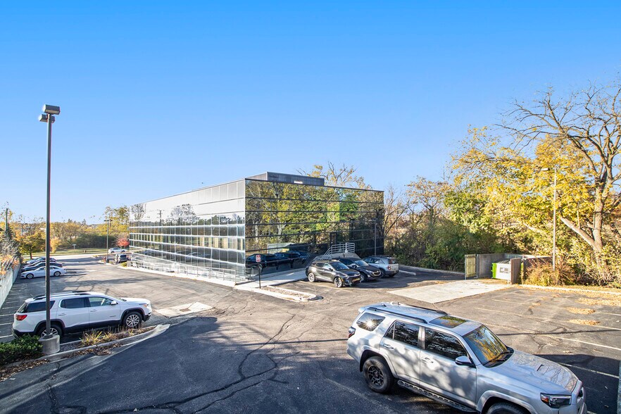 More Photos Of 42450 W 12 Mile Rd, Novi Medical For Lease