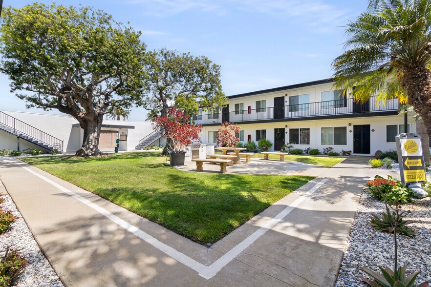 More Photos Of 1959-1961 Maple Ave, Costa Mesa Apartments For Sale