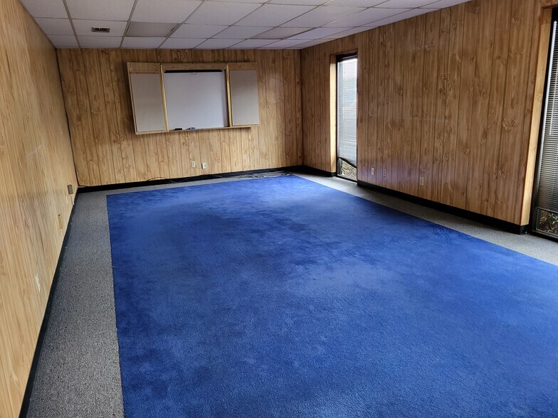 More Photos Of 646 Anchors St Nw, Fort Walton Beach Warehouse For Sale