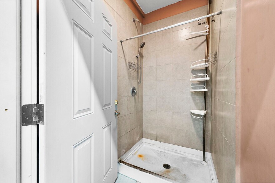 More Photos Of 1033-1047 W 3rd St, San Bernardino Warehouse For Sale