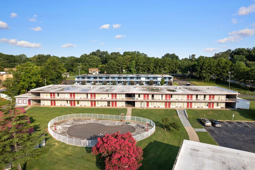 More Photos Of 1240 S Lucky Penny St, Charlotte Hotel For Sale