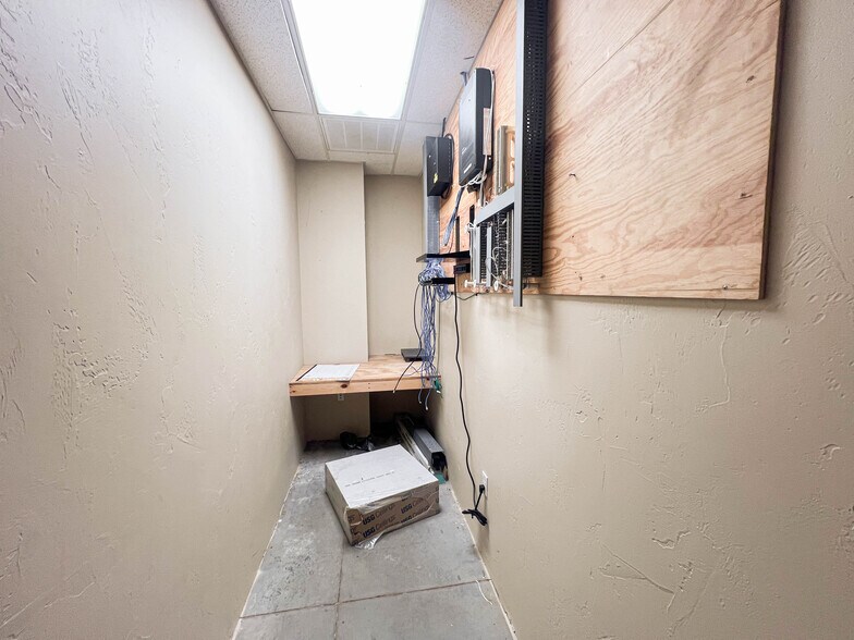 More Photos Of 2820 Global Pky, Midwest City Industrial For Sale