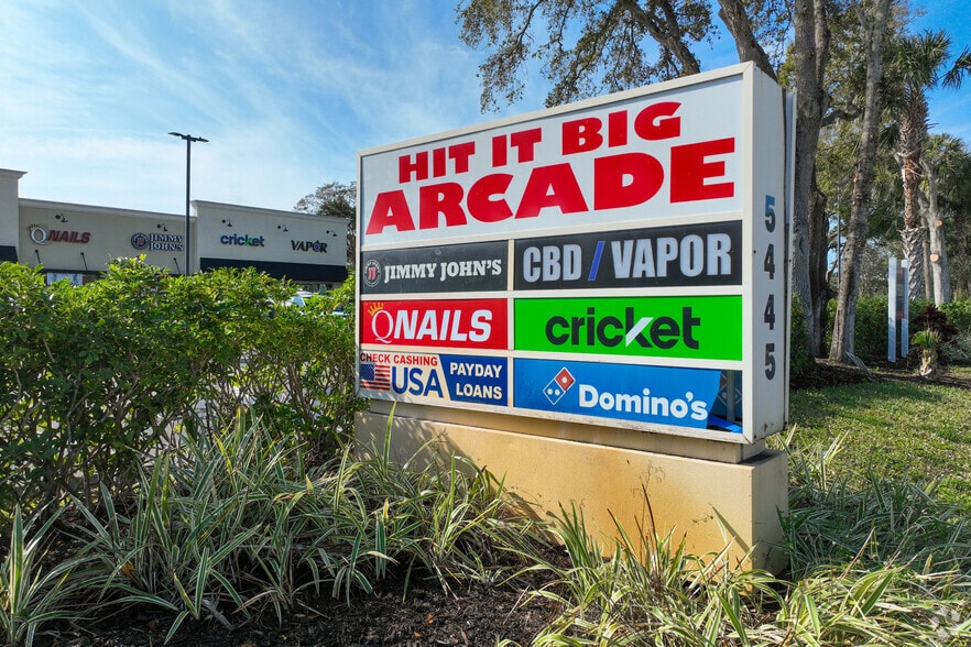 More Photos Of 5445 20th St, Vero Beach Unknown For Lease