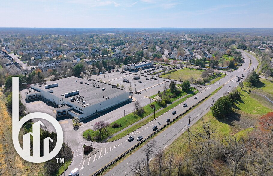 More Photos Of 24 Summerfield Blvd, Dayton Supermarket For Lease