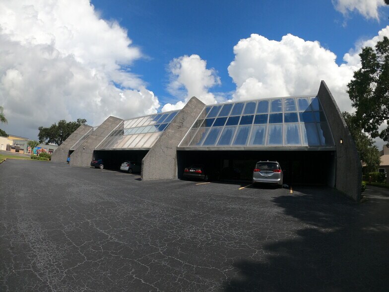 More Photos Of 6740 Crosswinds Dr, Saint Petersburg Coworking Space