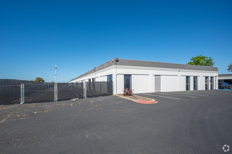 More Photos Of 7000 Franklin Blvd, Sacramento Unknown For Lease