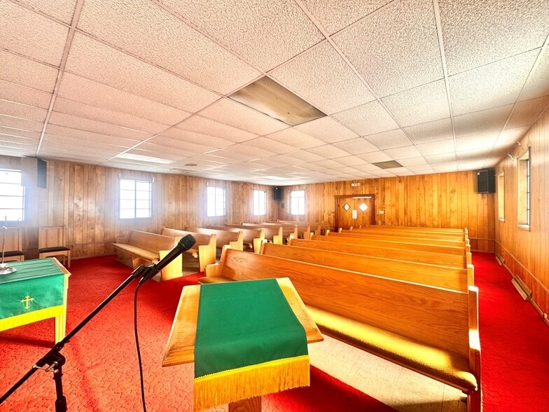 More Photos Of 105 Smith St, Beckley Religious Facility For Sale
