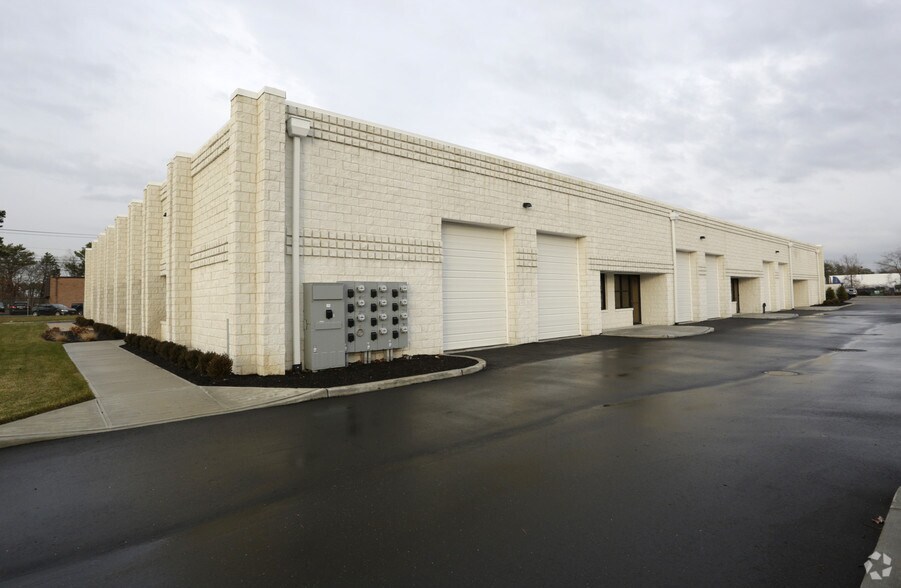 More Photos Of 1545 Ocean Ave, Bohemia Warehouse For Lease