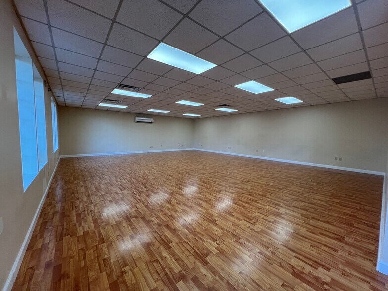 More Photos Of 887 Main St, Monroe Office Residential For Lease