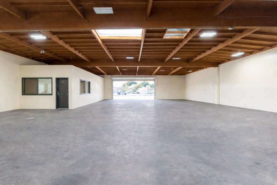 More Photos Of 1322 W Compton Blvd, Compton Auto Repair For Lease