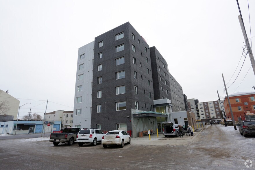 More Photos Of 9505 105th Ave NW, Edmonton Apartments For Lease