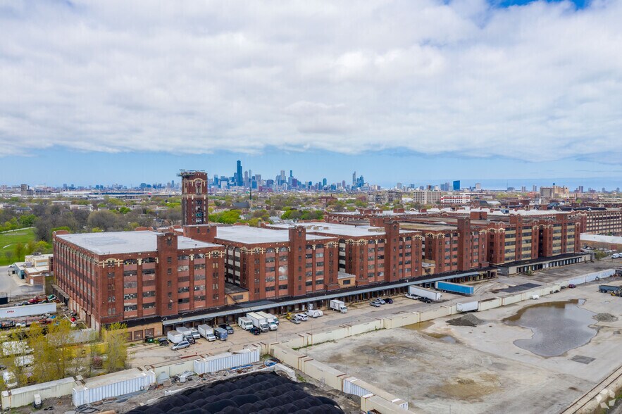 More Photos Of 1965 W Pershing Rd, Chicago Manufacturing For Lease