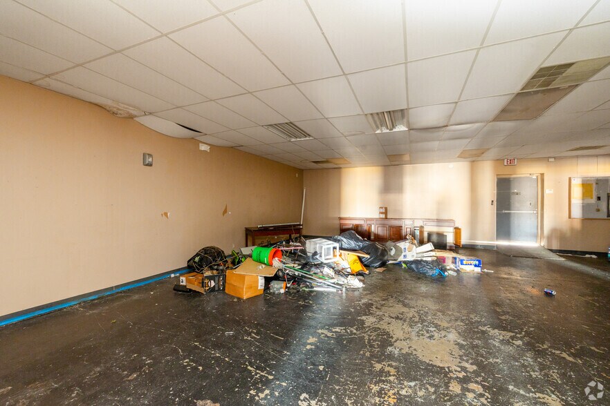 More Photos Of 1002-1100 Camp Jackson Rd, Cahokia General Retail For Sale