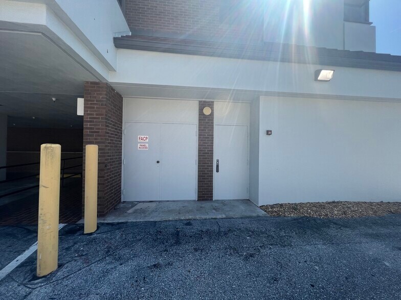 More Photos Of 420 Tamiami Trl S, Venice Medical For Sale