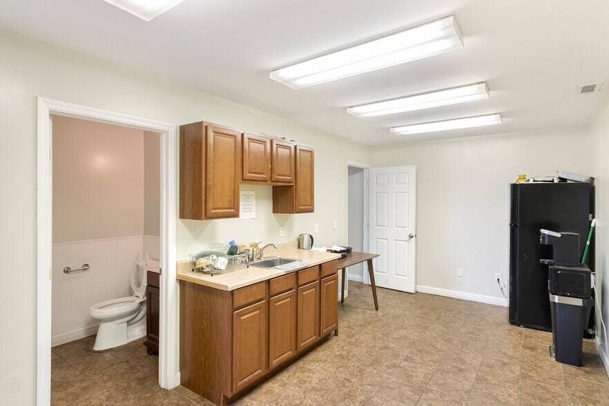 More Photos Of 4365 Gibson Dr, Tipp City Warehouse For Sale