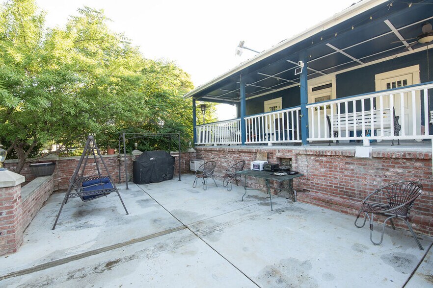 More Photos Of 18239 Main St, Jamestown Hotel For Sale