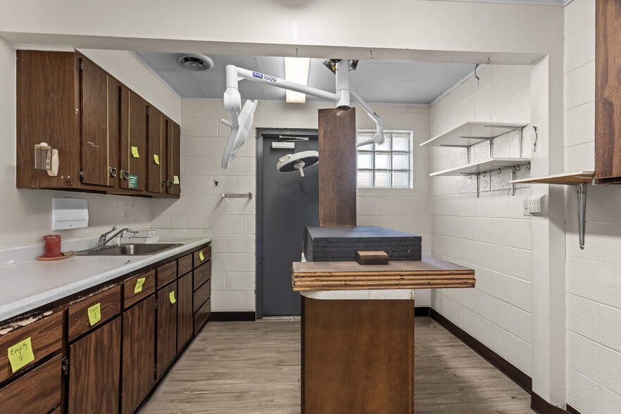 More Photos Of 1454 Tamarac St, Denver Flex For Sale