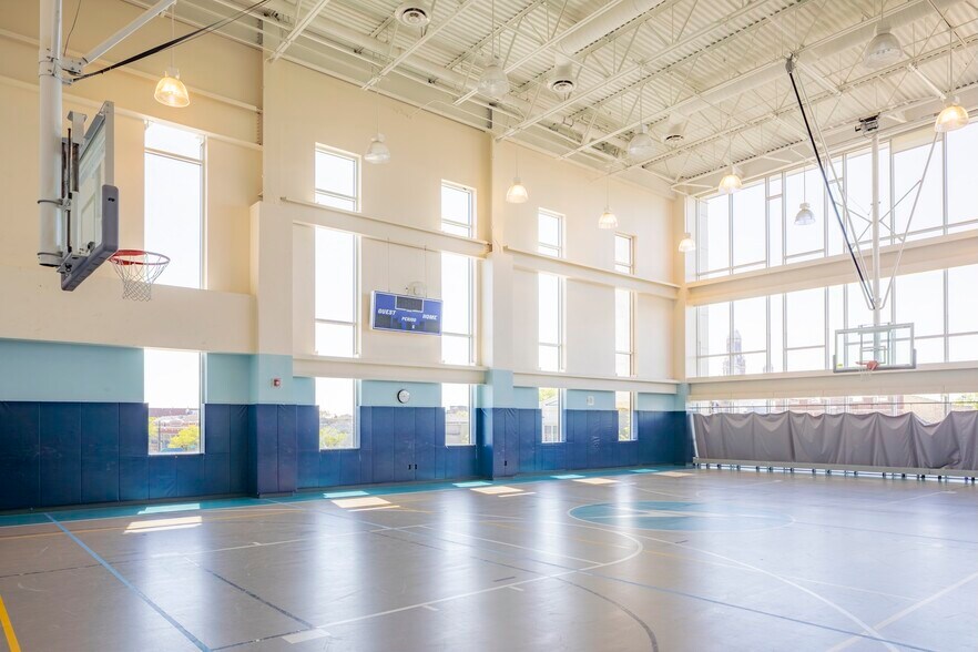 More Photos Of 2829 N Milwaukee Ave Ave, Chicago Schools For Sale