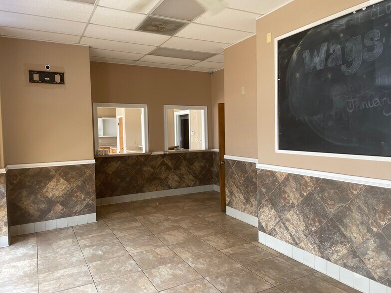 More Photos Of 75 Schillinger Rd S, Mobile General Retail For Lease