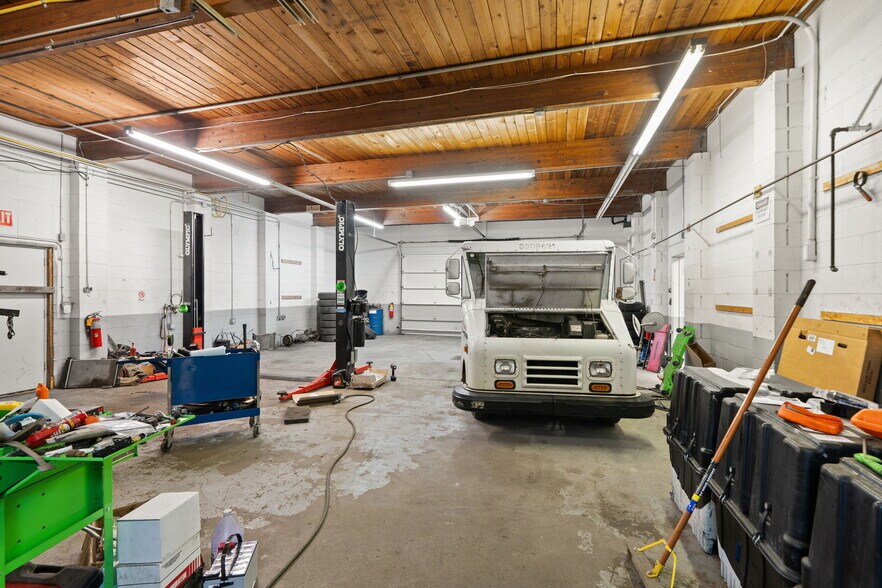 More Photos Of 209 S Sequim Ave, Sequim General Retail For Lease