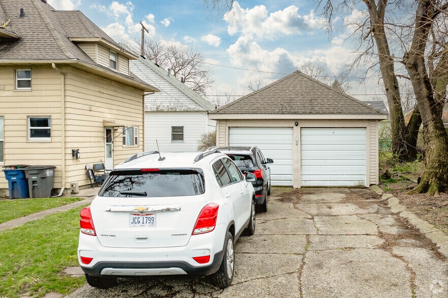 More Photos Of 1693 Miami St, Toledo Apartments For Sale