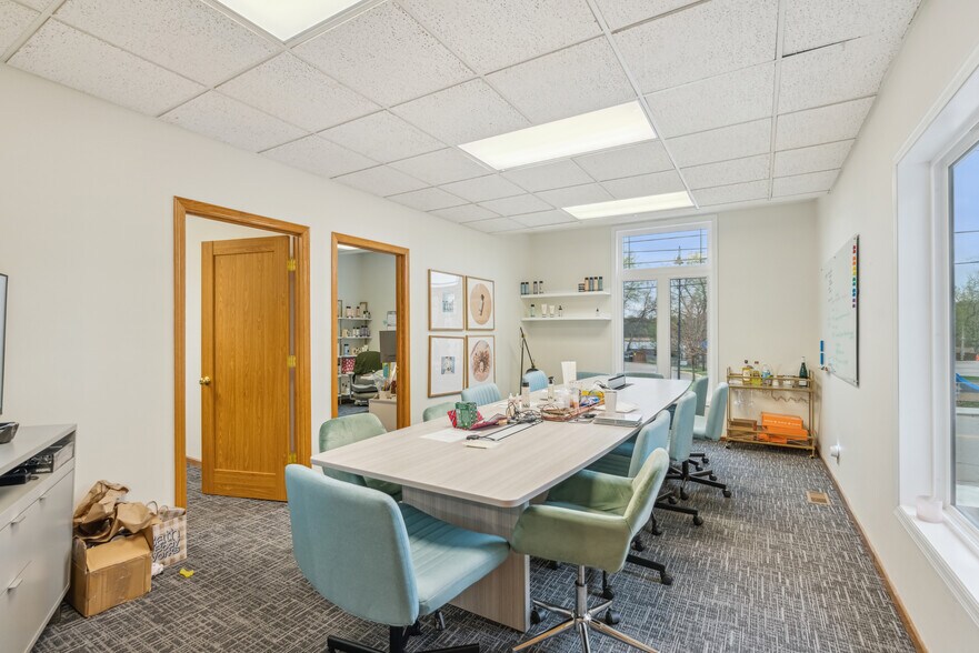 More Photos Of 2434 Commerce Blvd, Mound Office For Sale