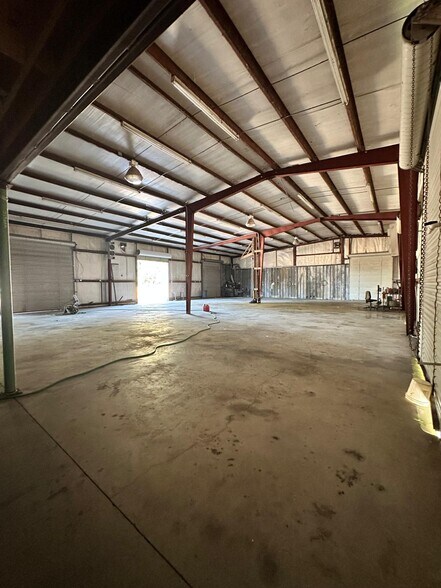 More Photos Of 709 State Highway 78 S, Farmersville Warehouse For Lease