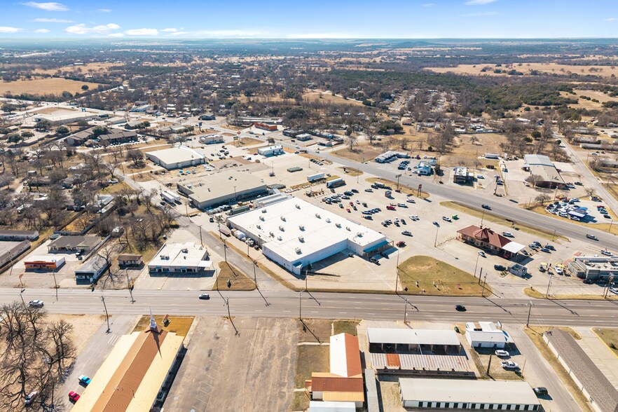 More Photos Of 2401 S State Highway 36, Gatesville Freestanding For Sale