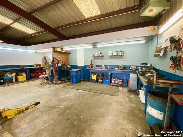 More Photos Of 5447 Seguin Rd, Kirby Auto Repair For Sale