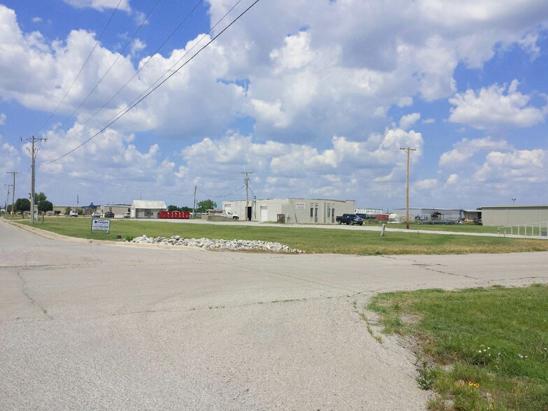 More Photos Of 211 SW Texas Ave, Lawton Warehouse For Sale