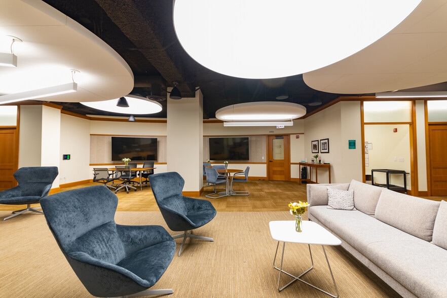 More Photos Of 50 E Washington St, Chicago Office For Sale