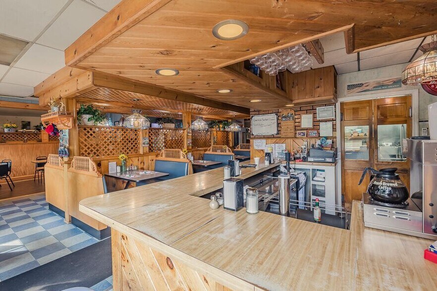 More Photos Of 1 William St, Hagaman Restaurant For Sale