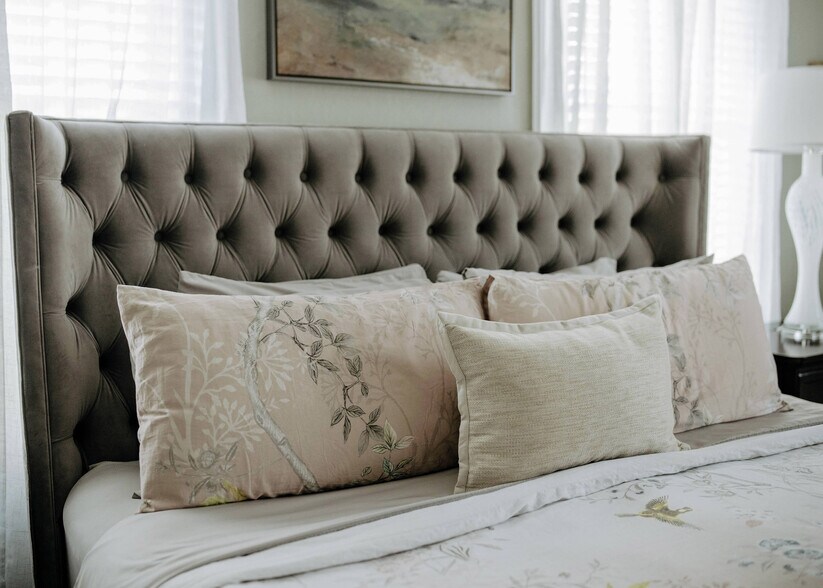 More Photos Of 477 W First St, Blue Ridge Hospitality For Sale