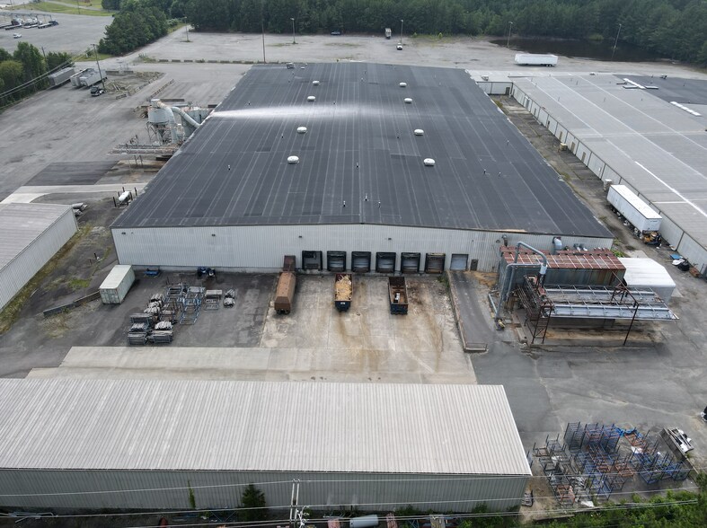 More Photos Of 16300 International St, Doswell Warehouse For Lease