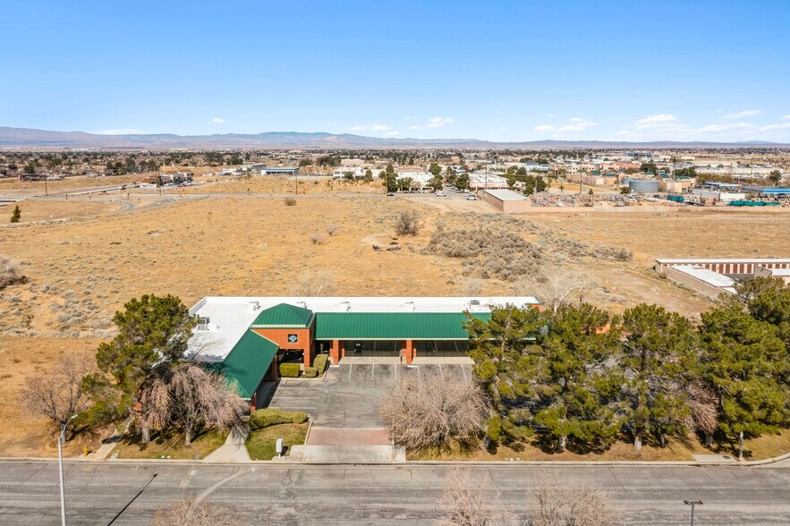 More Photos Of 1113 W Avenue M4, Palmdale Office For Lease