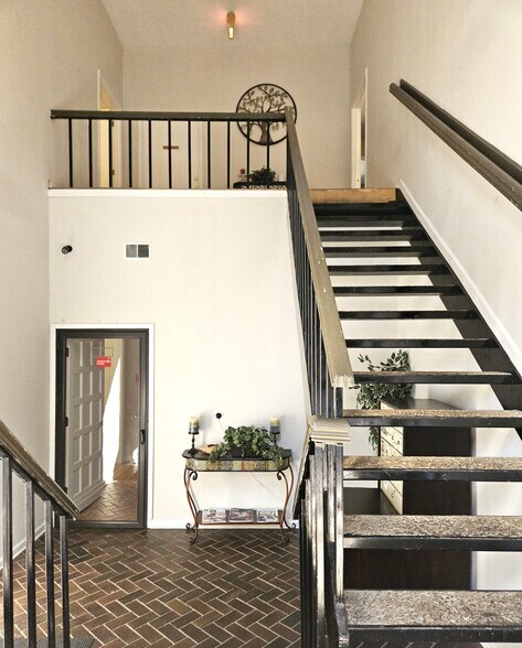 More Photos Of 2616 Old Wesley Chapel Rd, Decatur Office For Sale